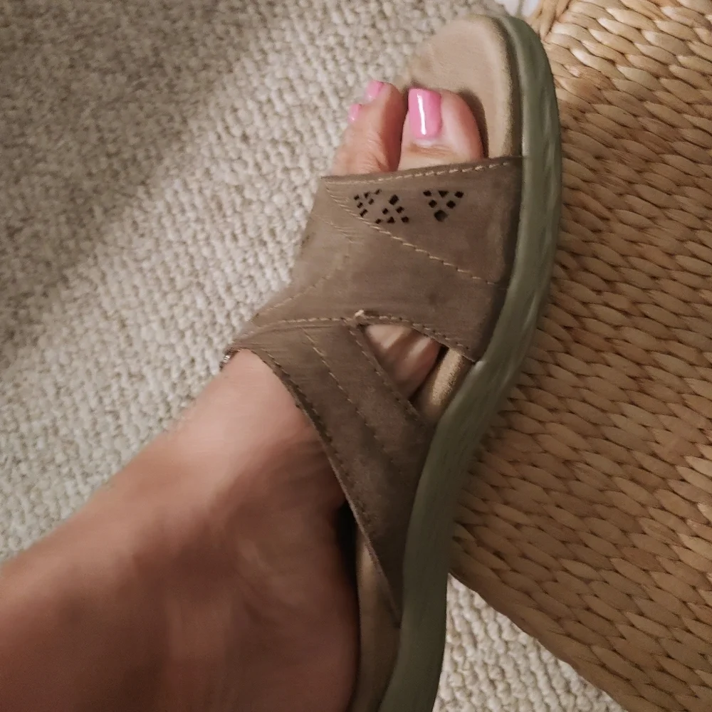 Sandals - Picture 7 of 8